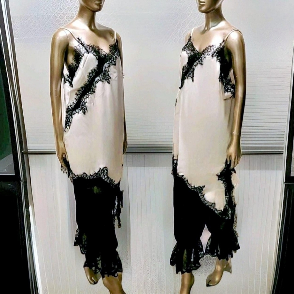 NWT Flowy White Lace Trim Asymmetrical Hem Silky Satin Camisole Top Sz L - Picture 4 of 16